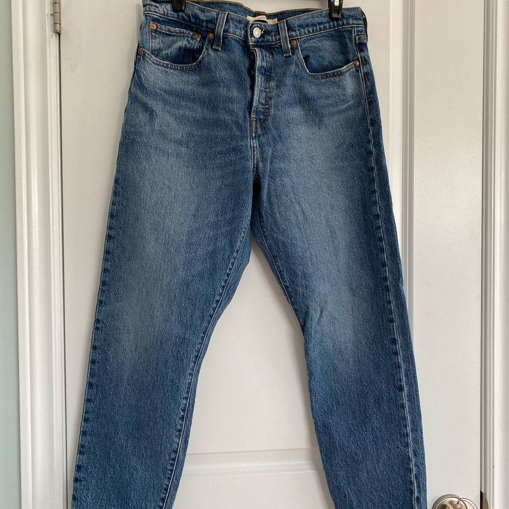Levi’s women’s wedgie style Blue Denim Jeans. Size 31